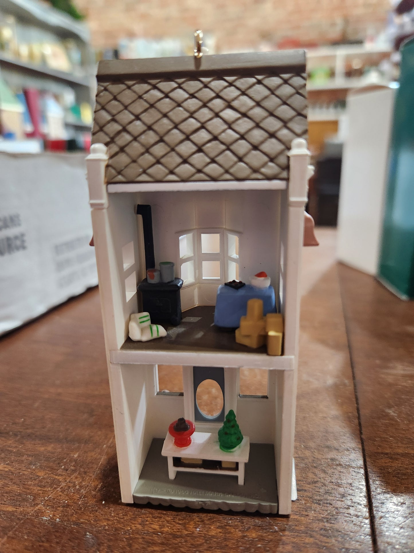 HH1986 Candy Store Ornament Hallmark Nostalgic Houses