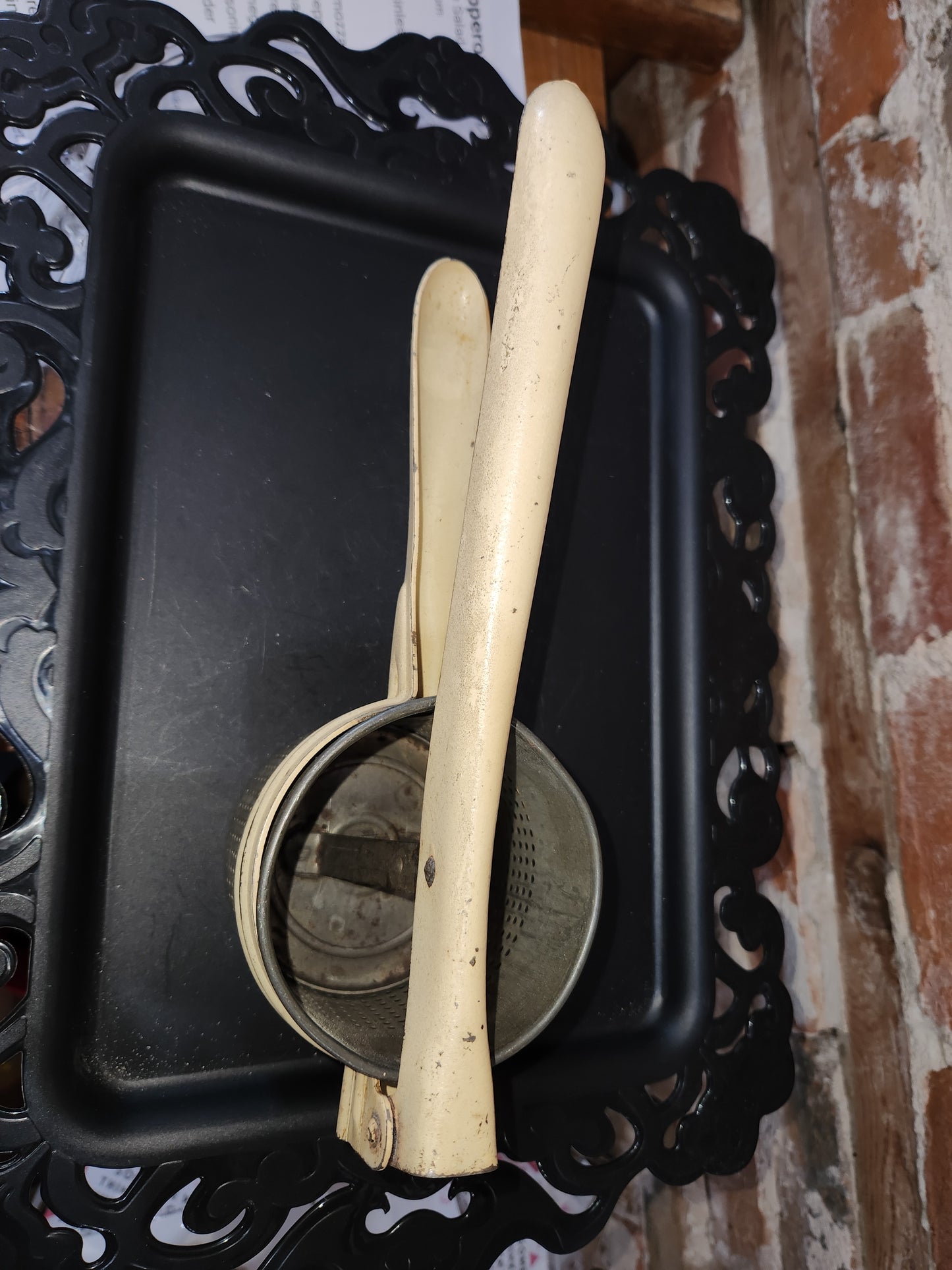 Vintage Handy Things Potato Ricer Michigan tan handle kit57
