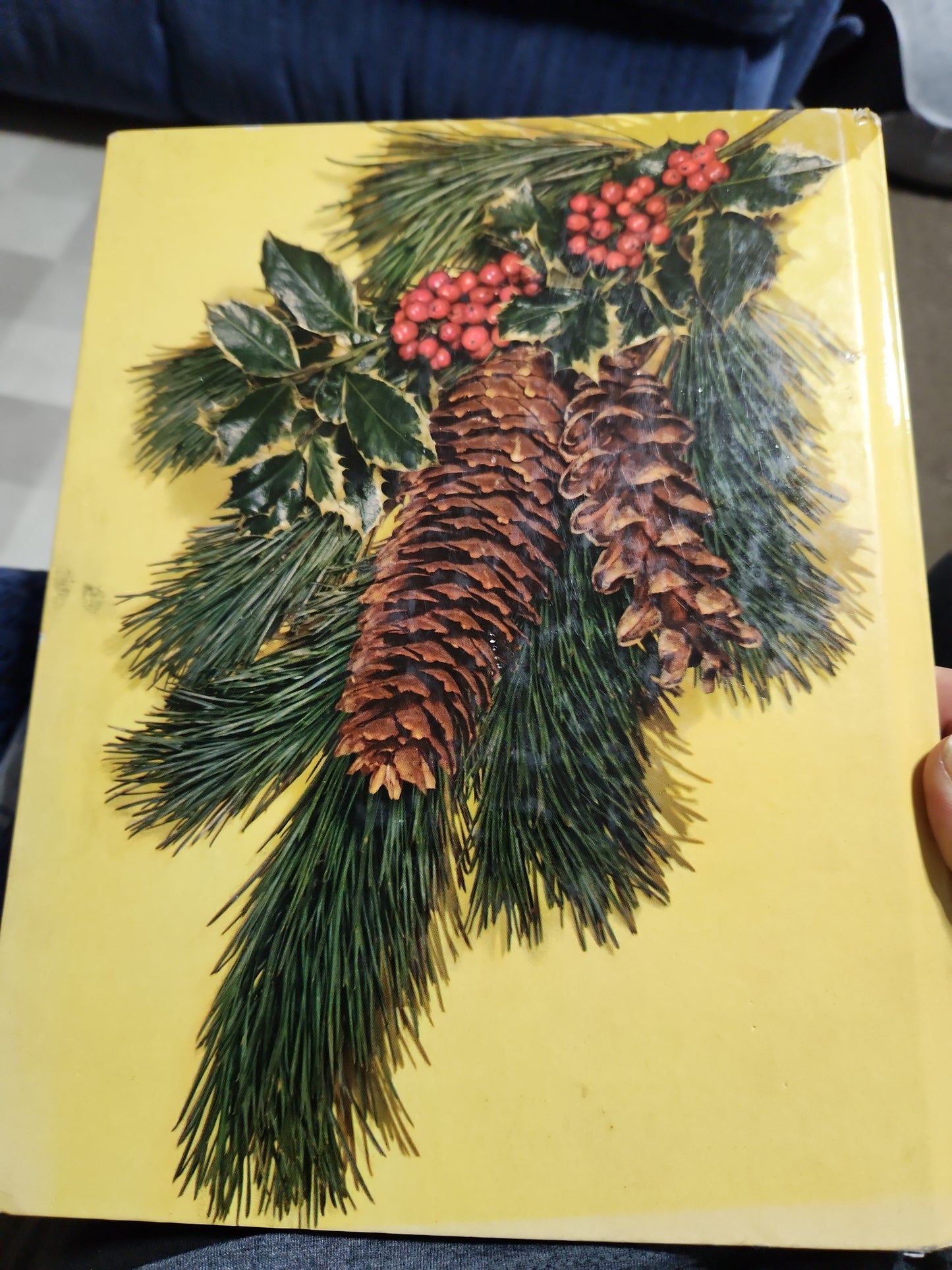 Vintage 1961 "Christmas Stories That Never Grow Old" Ideals Publishing book Van B Hooper b71