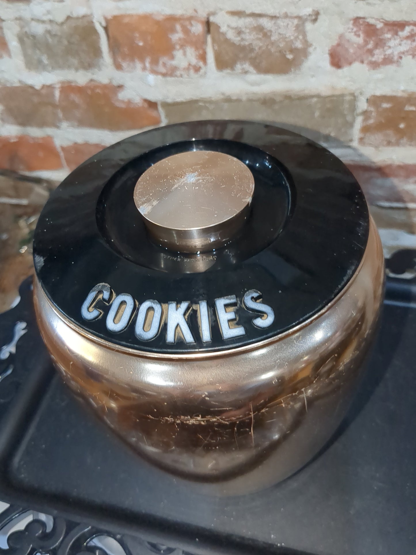 Vintage Kromex pink rose gold aluminum cookie 10 with black lid al6691