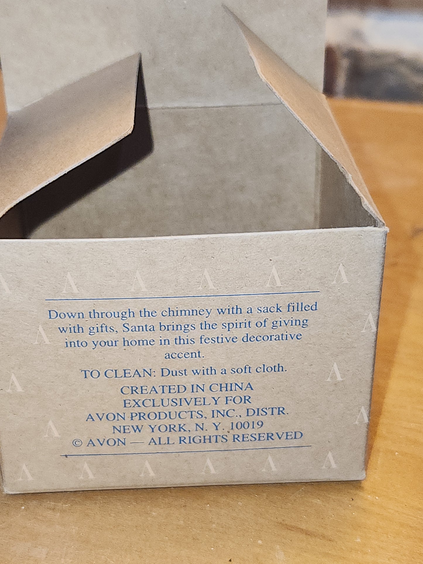 Vintage Avon Christmas Ornament Santa Delivering Gifts With Tree Fireplace Cat Kitten av018