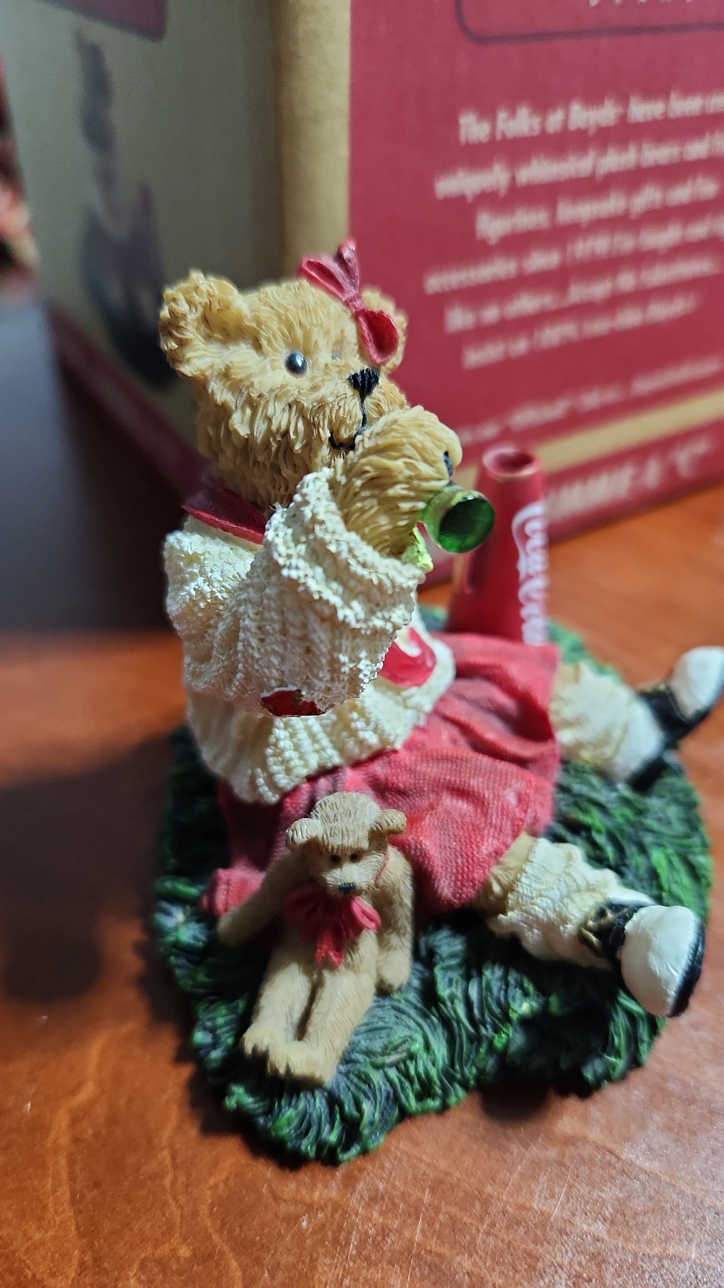 Coca-Cola Coke Boyds Bear cheerleader Dinah Gimmie A "C" Figurine 919938 Coke cc231a