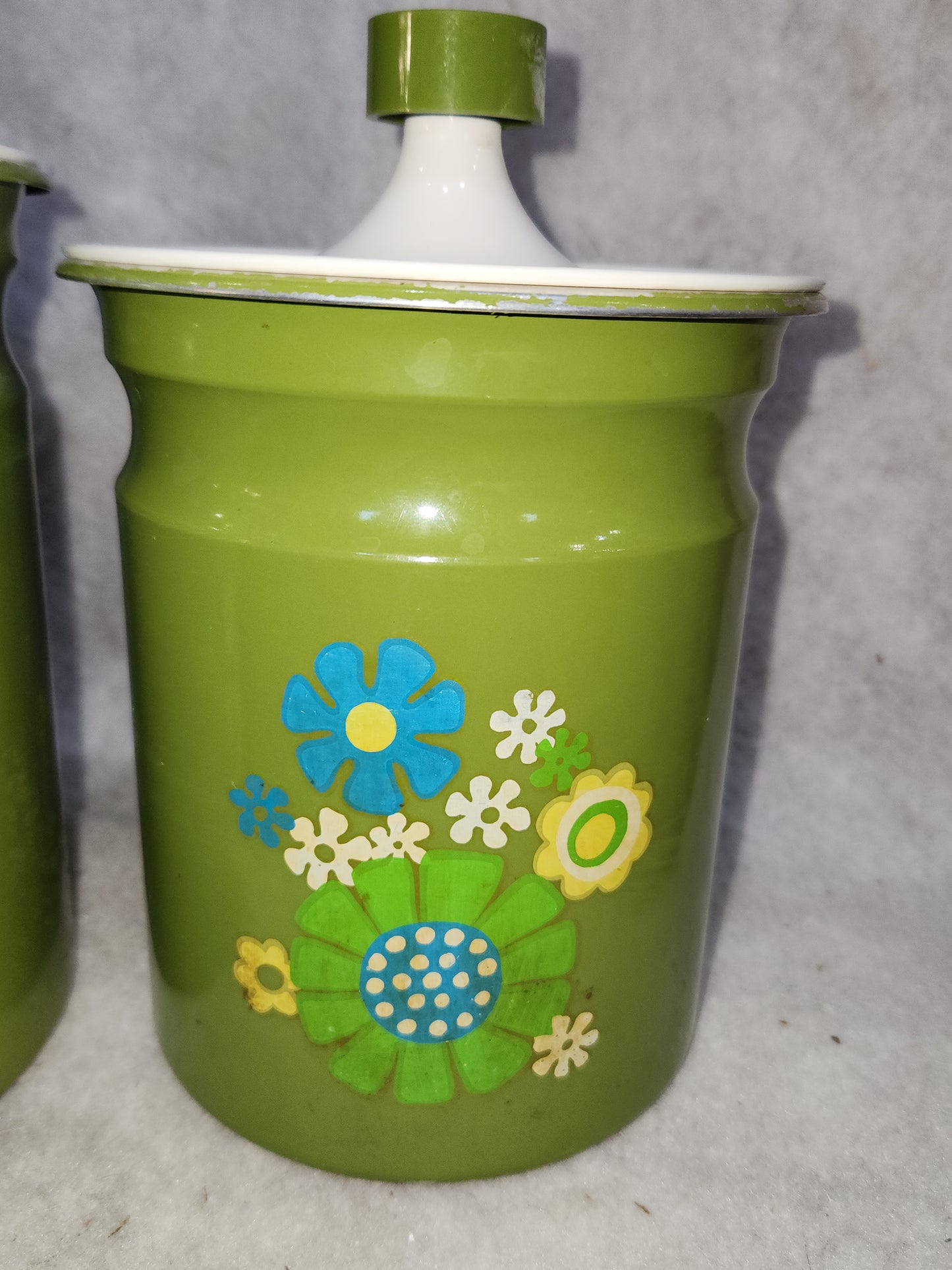 Vintage Kromex Floral Metal Canister Set 4 Avocado green. Can78