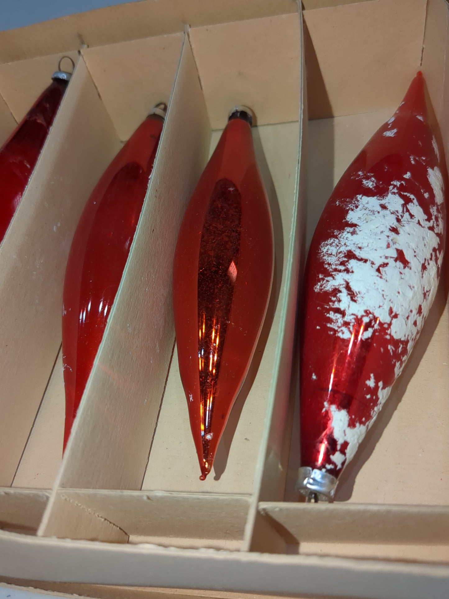 Bo20 vintage red teardrop ornaments