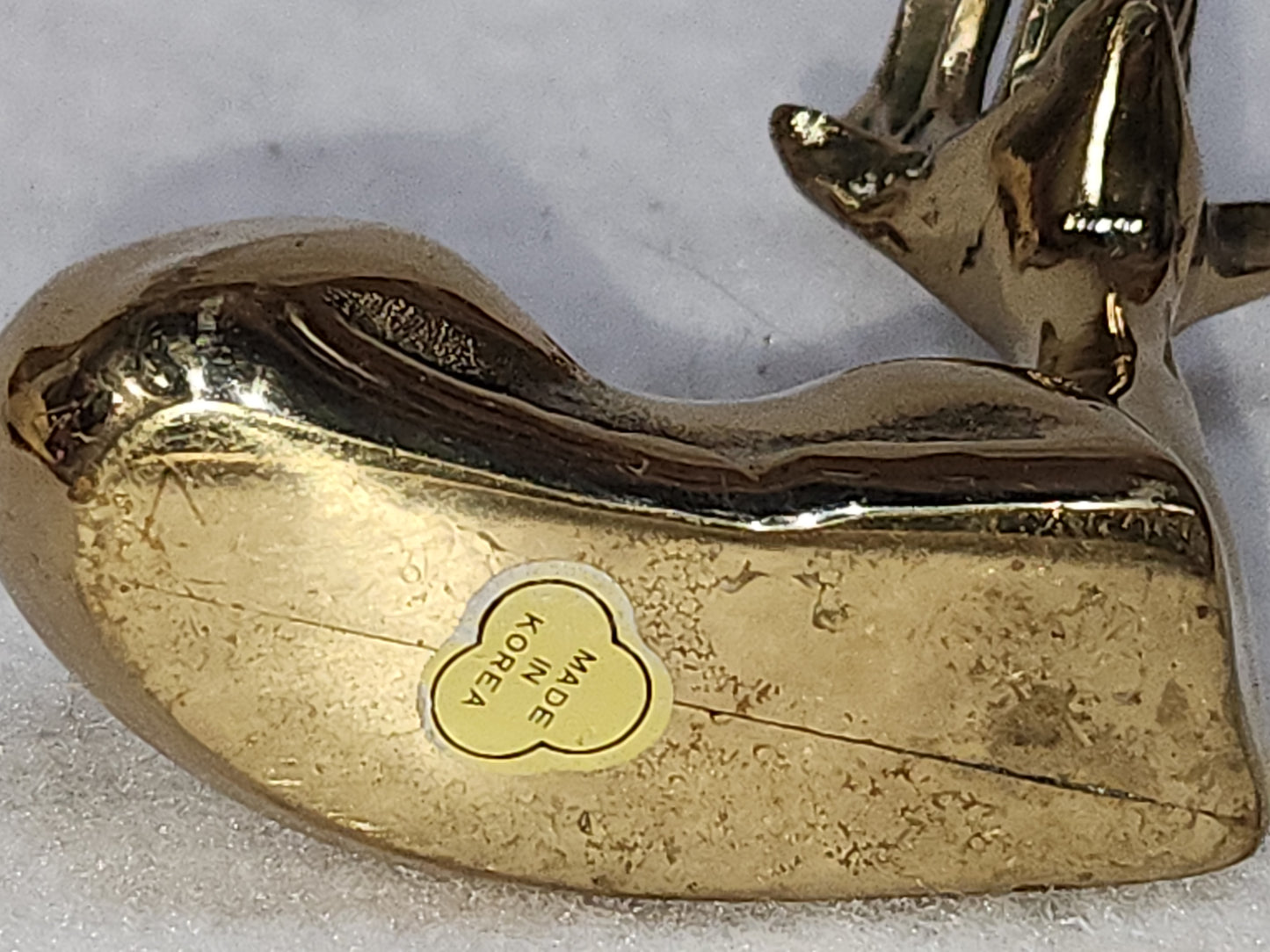 Vintage Brass sitting deer buck Korea br140