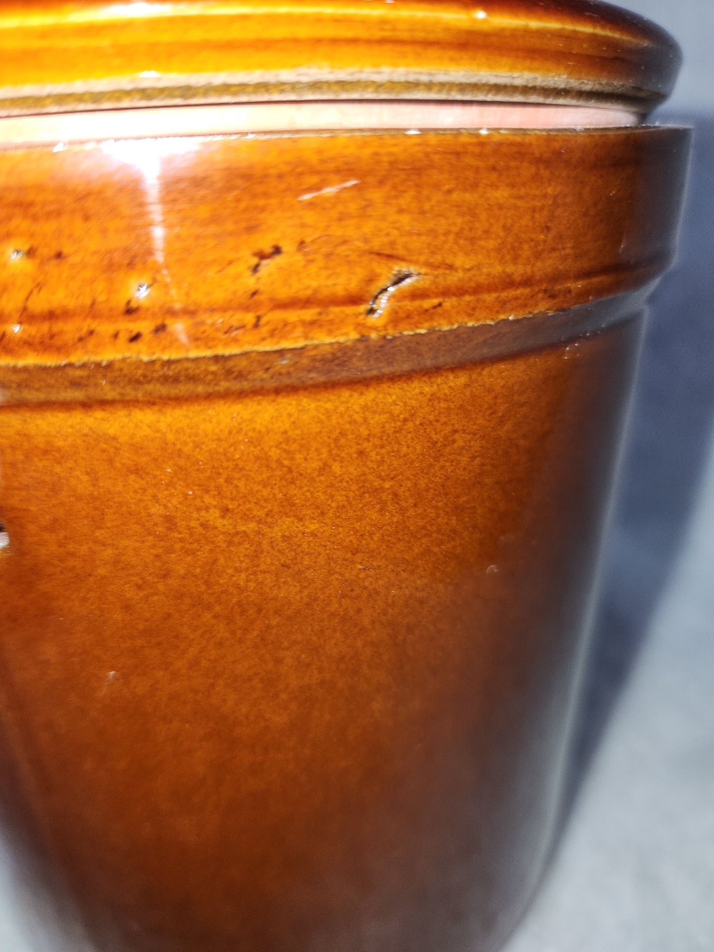 Vintage brown pottery crock lid and metal bail pot57