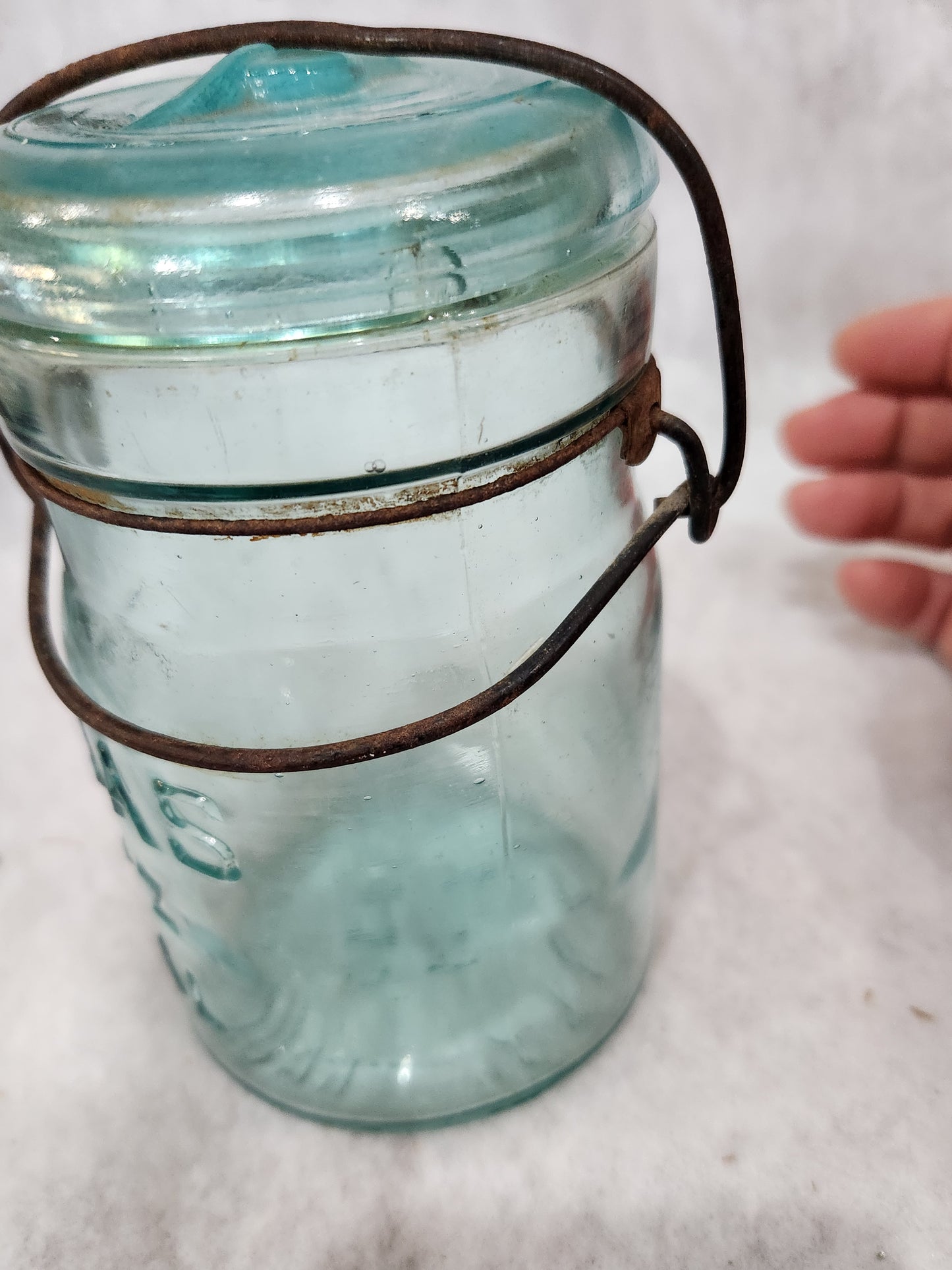 Vintage ATLAS E-Z SEAL Blue Mason Pint Jar glass lid Wire Bail Trade Mark Reg cornflower light aqua blue jar88