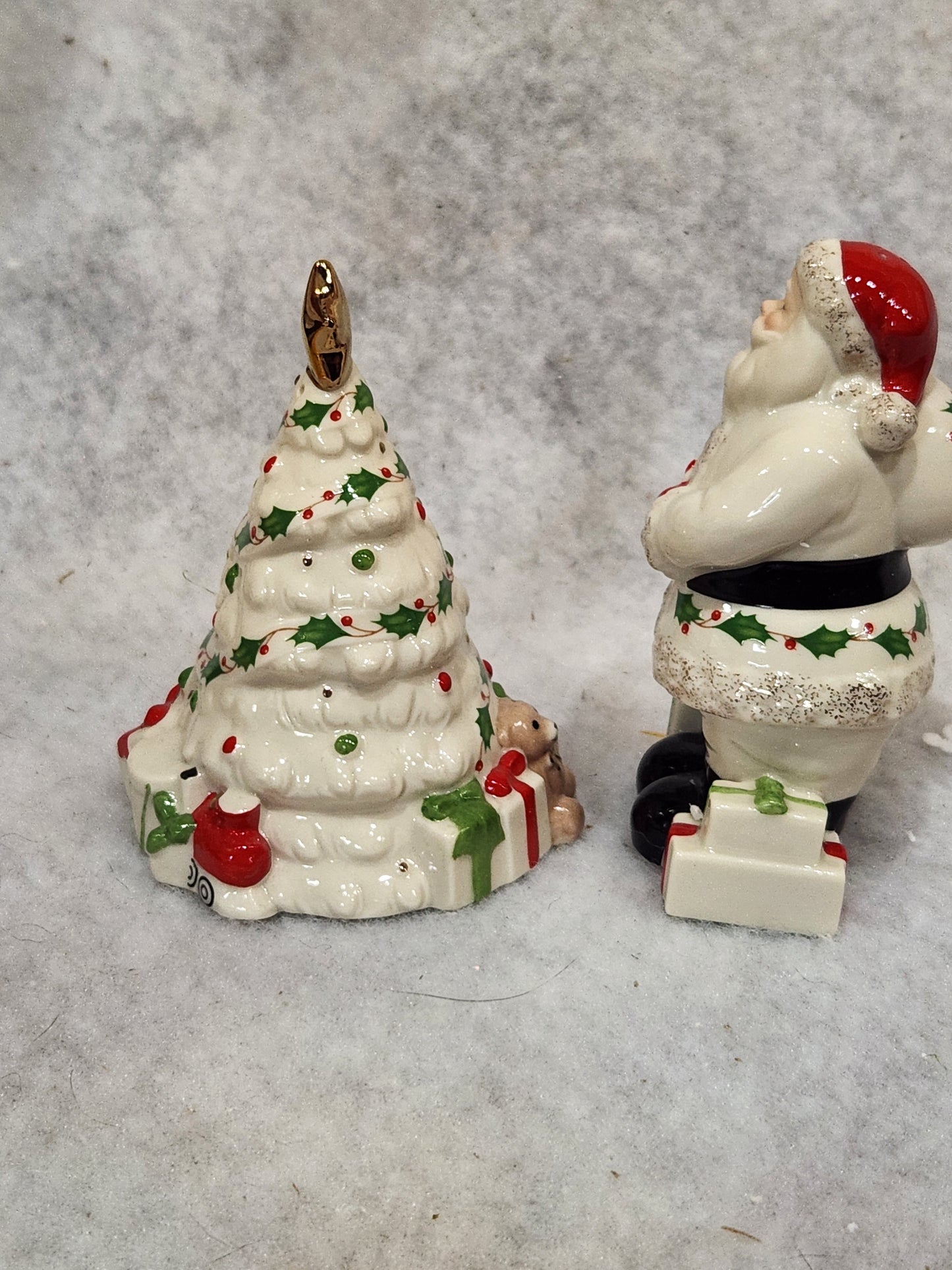 Holiday Lenox tree & Santa Salt & Pepper Set Sps9