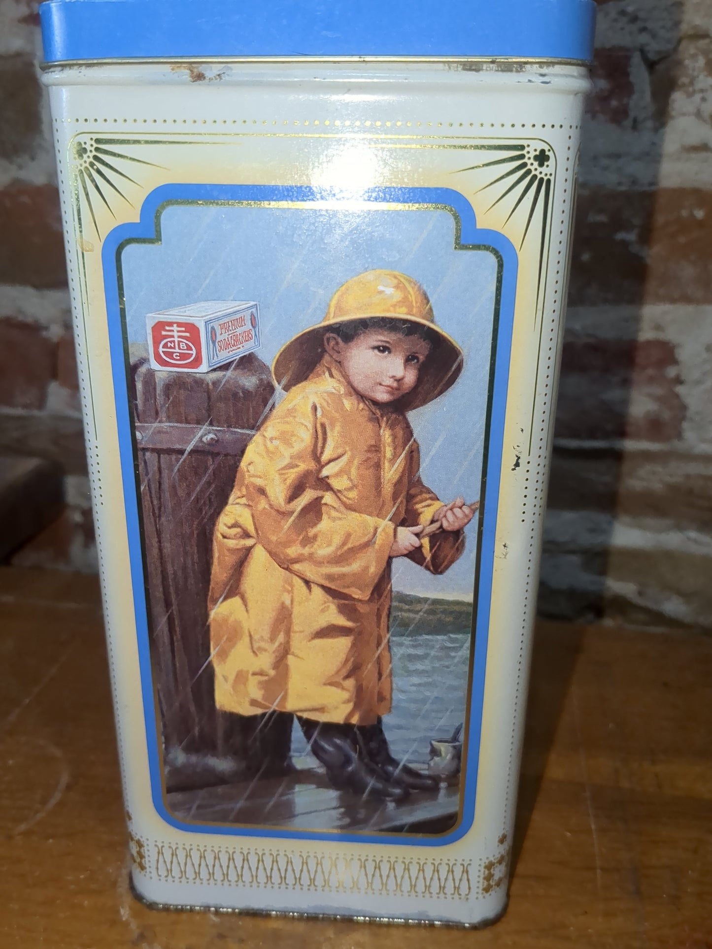 1993 Nabisco saltine cracker tin
