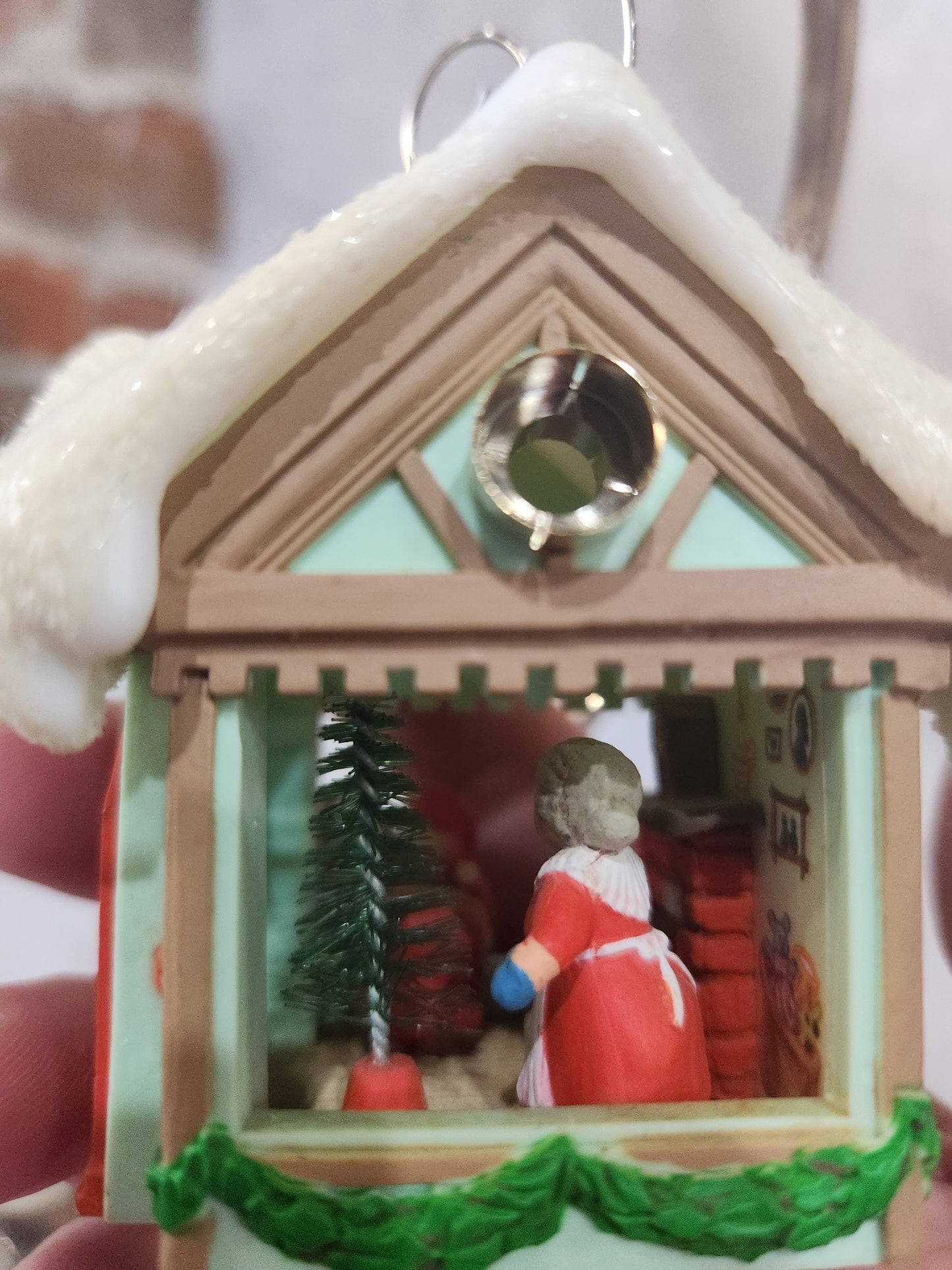 Vintage 1985 Hallmark Keepsake Holiday Magic lighted ornament Mr & Mrs Santa
