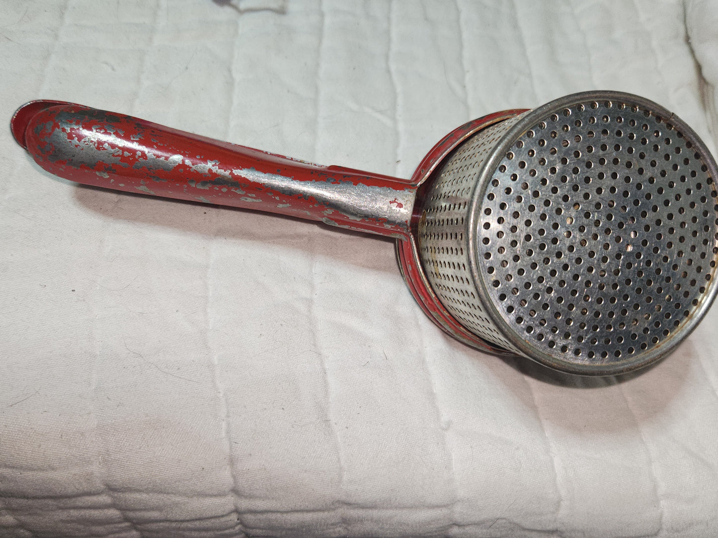 Vintage Handy Things Potato Ricer Michigan red handle kit912