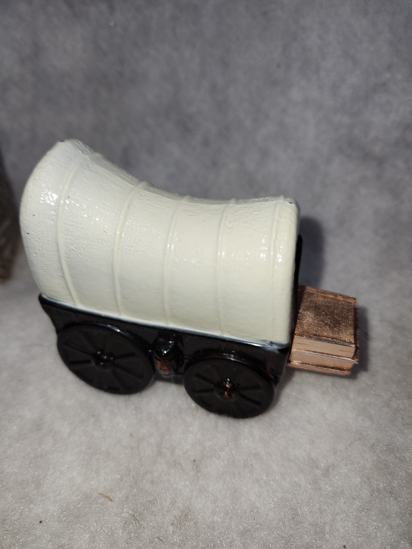 Vintage Avon Wild Country After Shave in Covered Wagon EMPTY Original Box av439