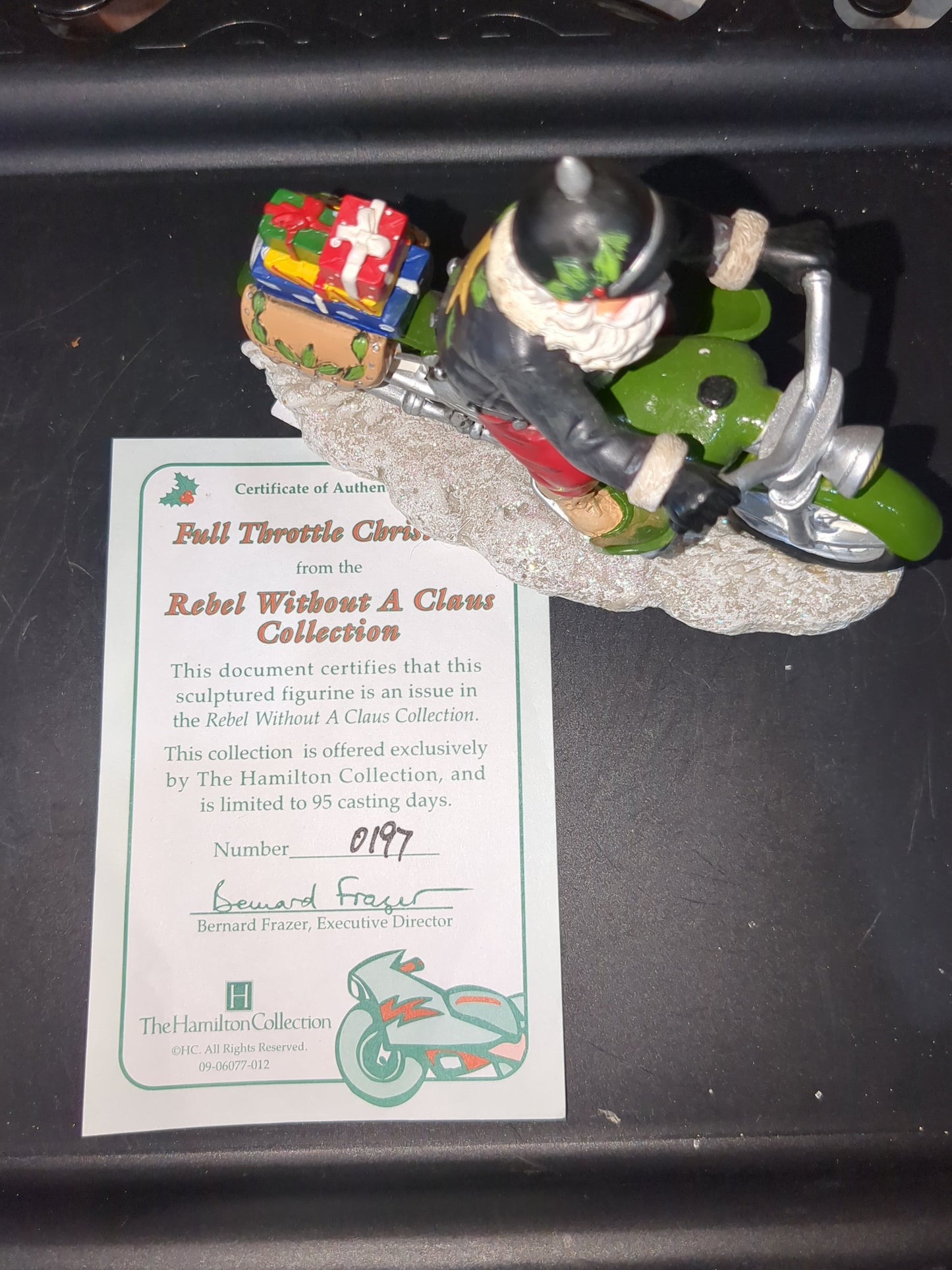 Christmas Limited Edition Rebel Without A Claus motorcycle Figurine "full throttle Christmas" by Hamilton r4
