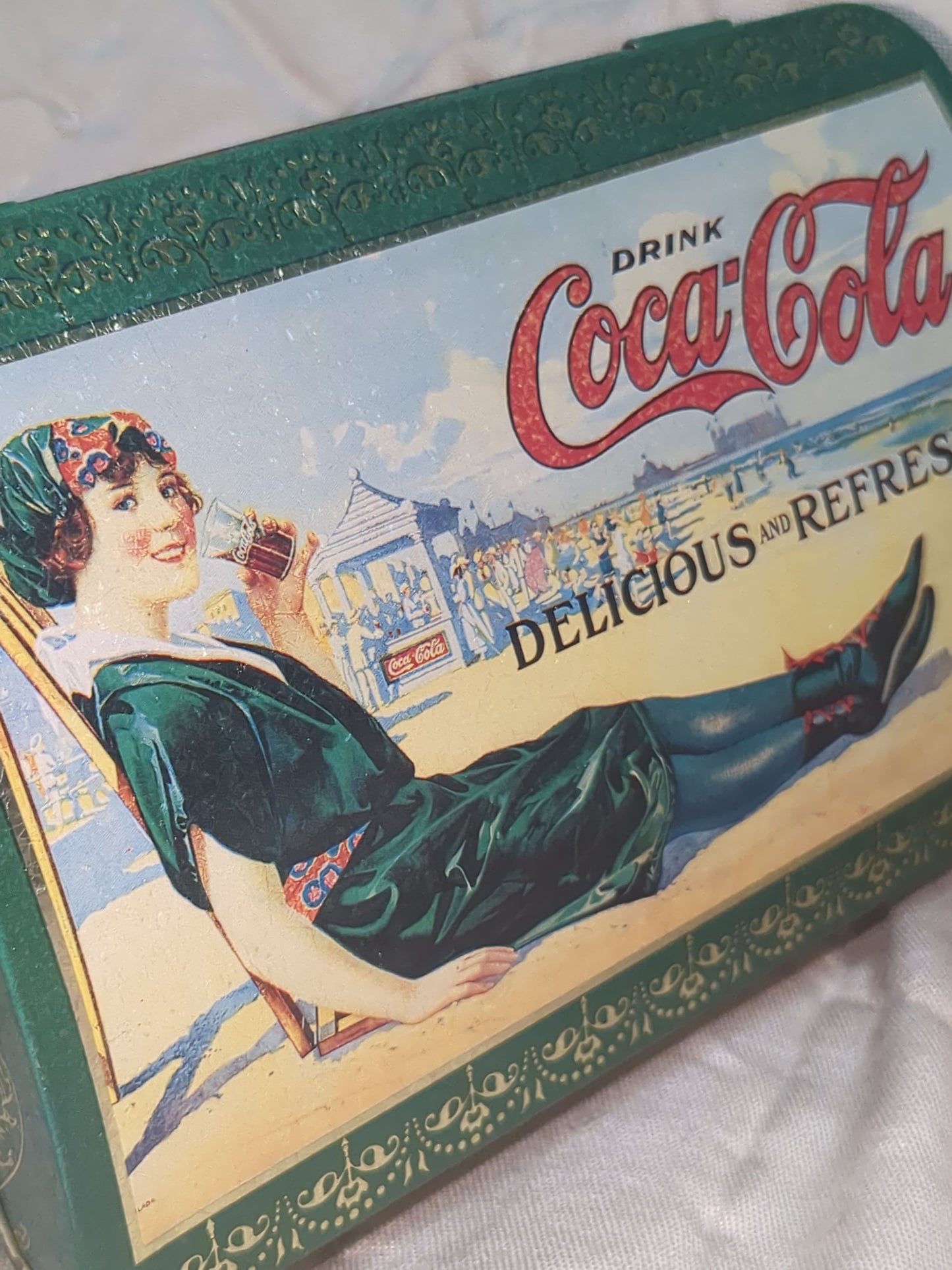 Vintage Collector Coca-Cola Coke Tin with hinged lid 1995 cct5