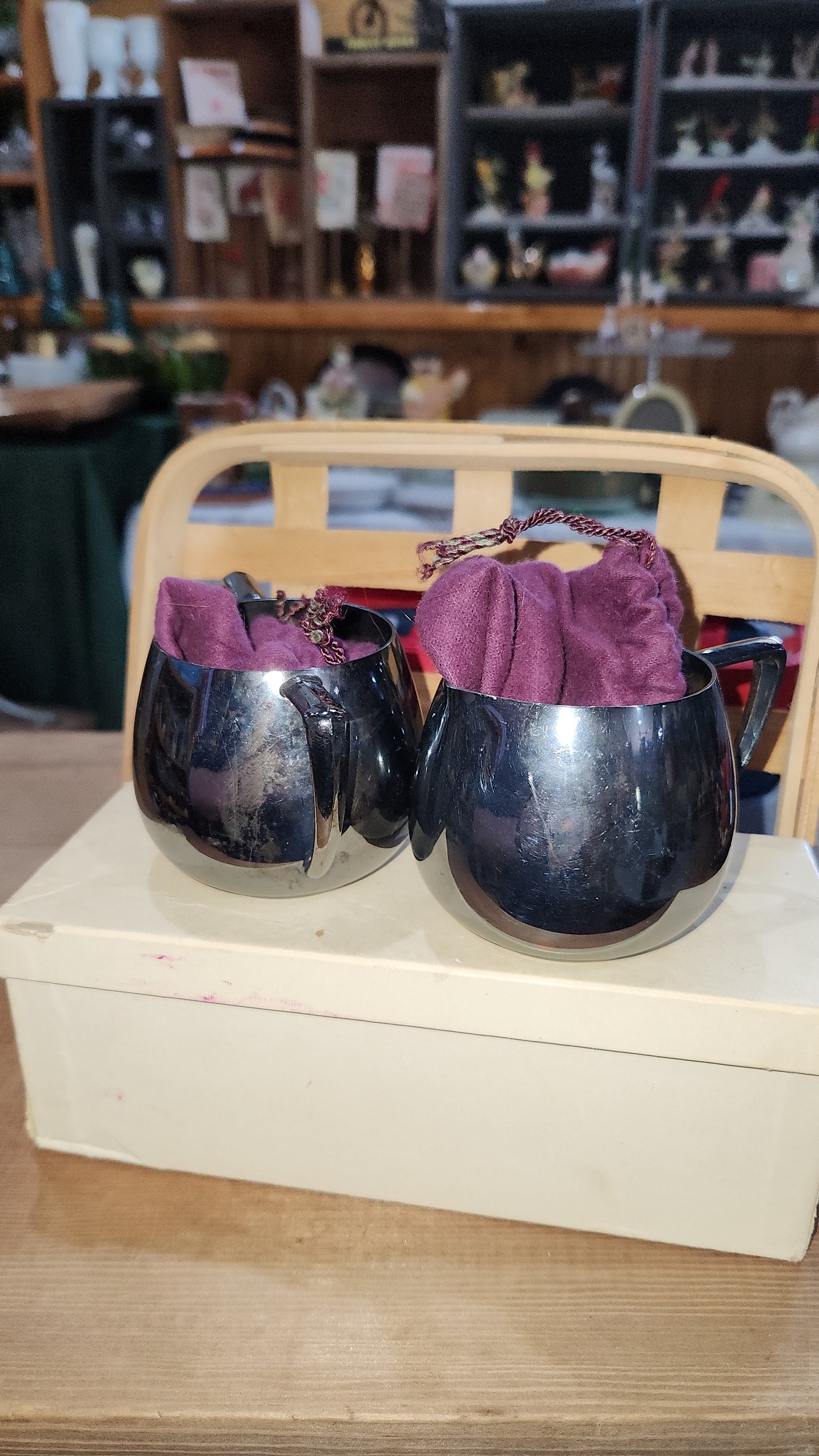 Antique vintage Empire Crafts silver plated creamer and sugar bowl. with bags and box ss98 wn6