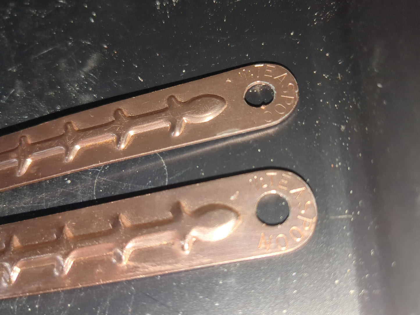 Vintage aluminum pink or copper colored measuring spoons with hanging rail alu253