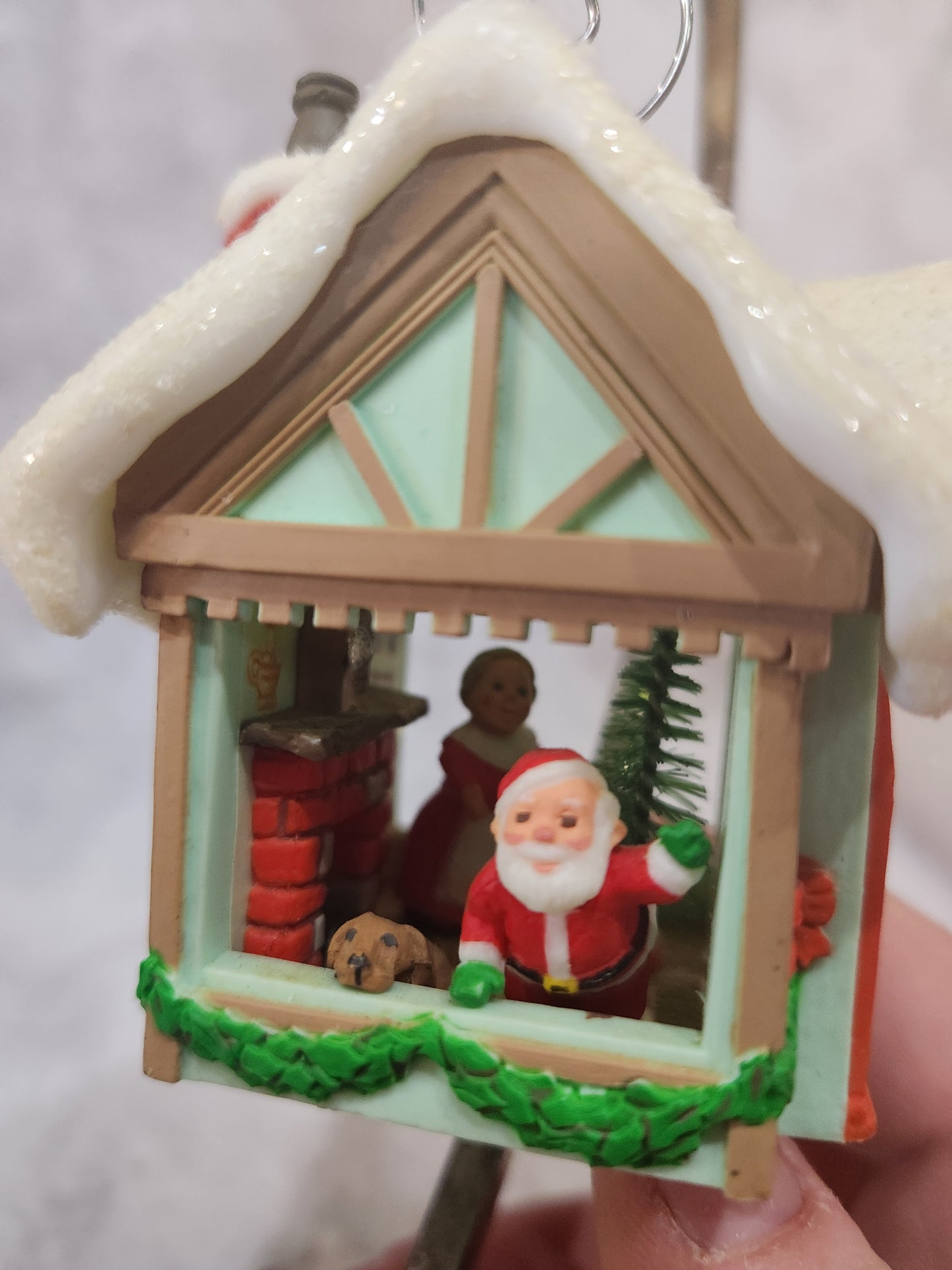 Vintage 1985 Hallmark Keepsake Holiday Magic lighted ornament Mr & Mrs Santa