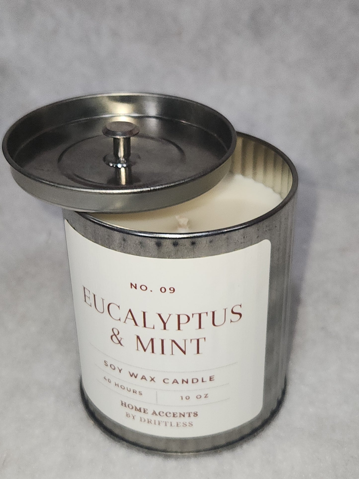 Home Accents Soy Wax Candle 10 oz Eucalyptus & Mint emc