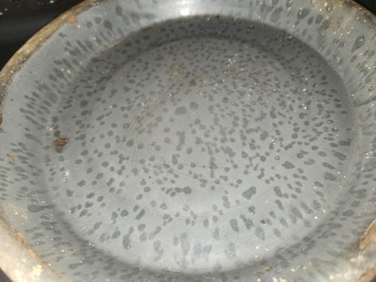 Vintage gray splotched enamel pie pan enm1