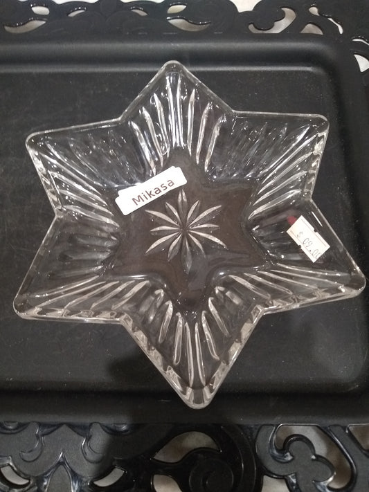 Mikasa Celebrations Holiday Star Collection Star Dish mik8