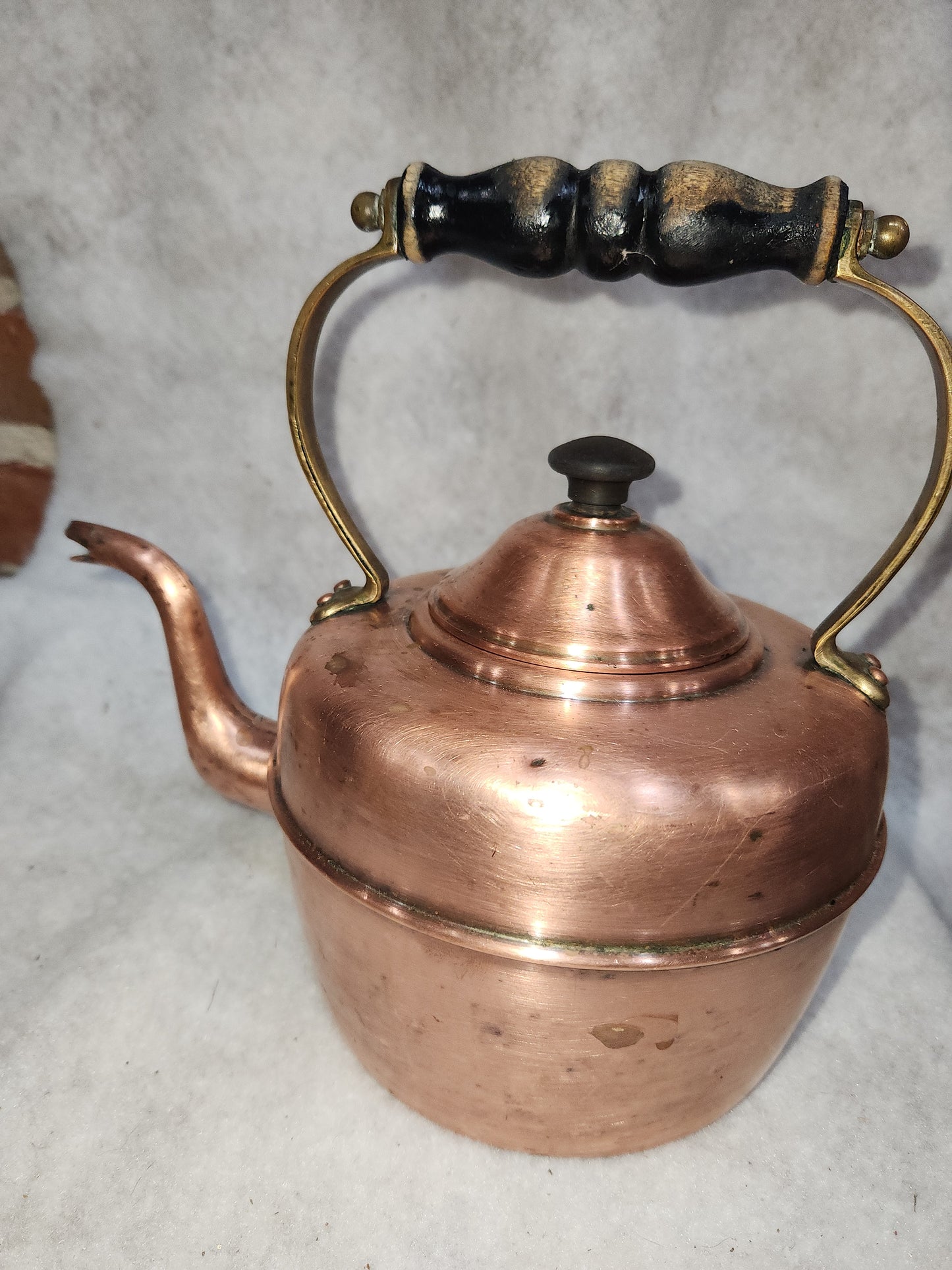 Vintage Copper Tea Pot With Wood Handle made in England kit656