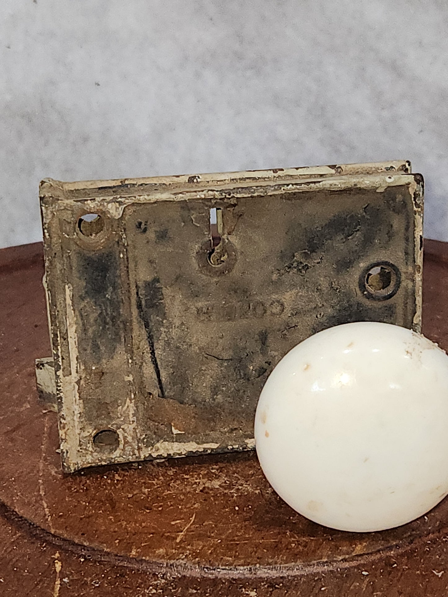 Kn9 Antique White Door Knob and Lock Set kn9