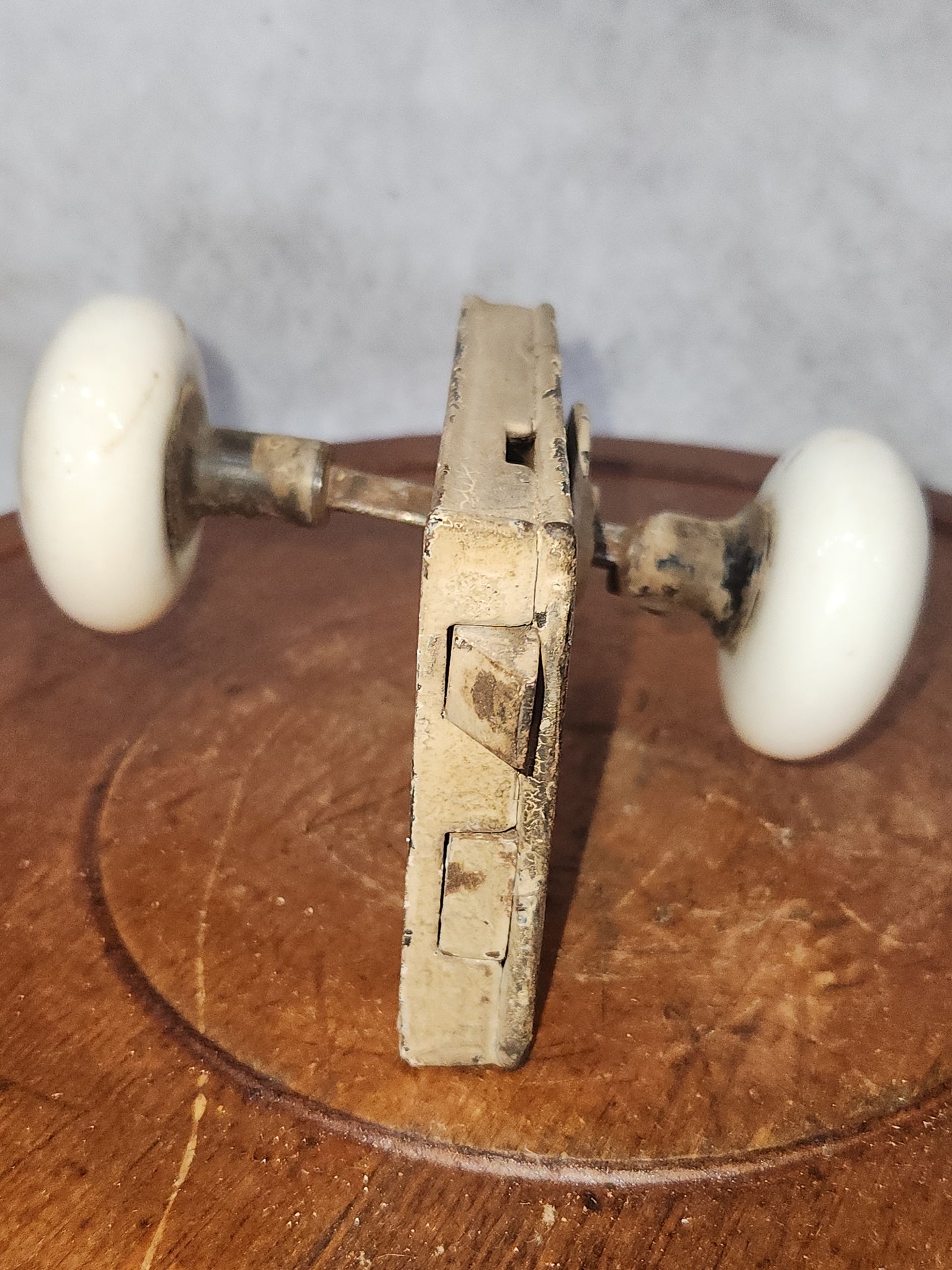 Kn6 Antique White Door Knob and Lock Set kn6