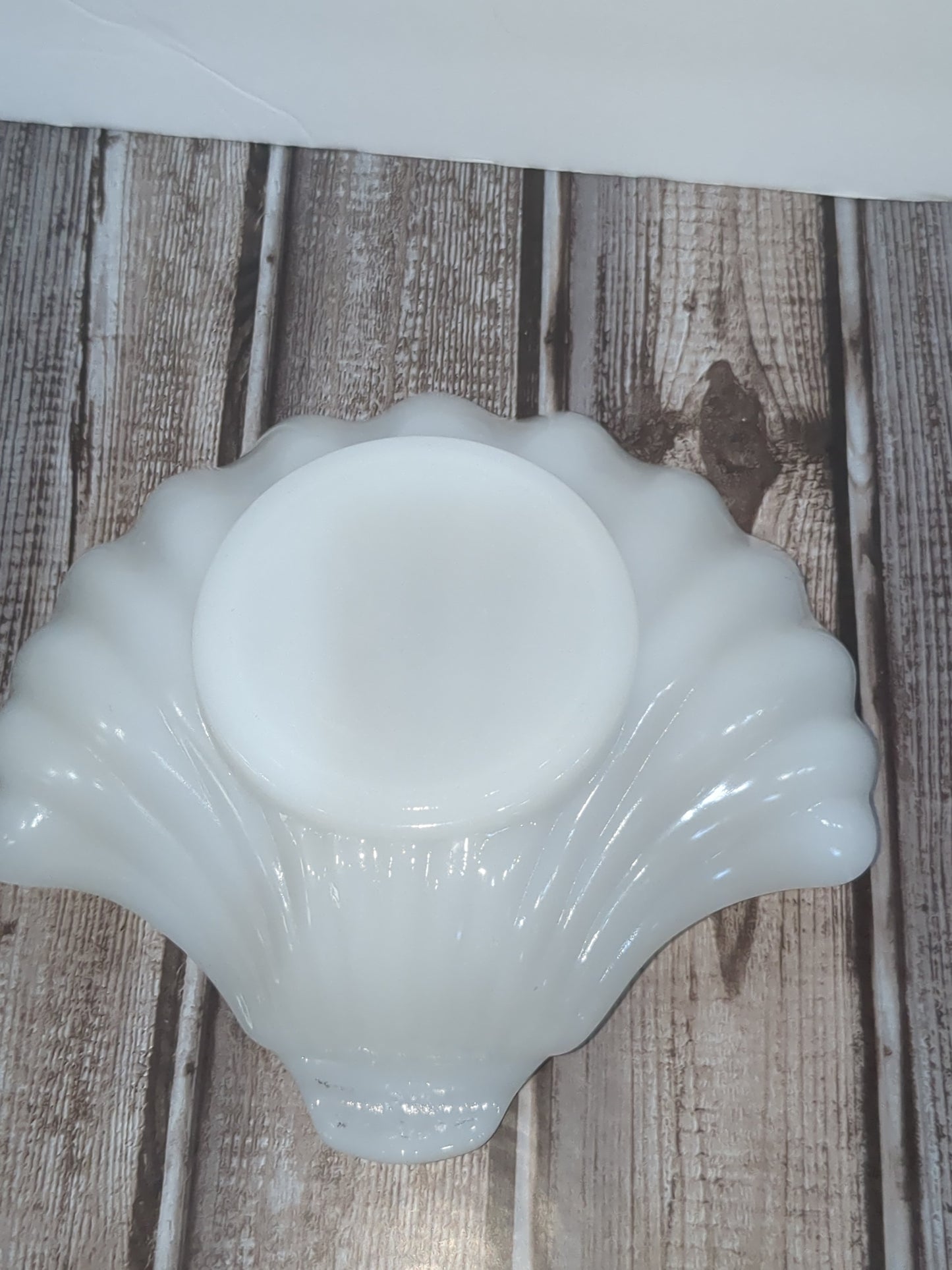 Vintage milk glass shell trinket dish or soap dish or ring dish g299