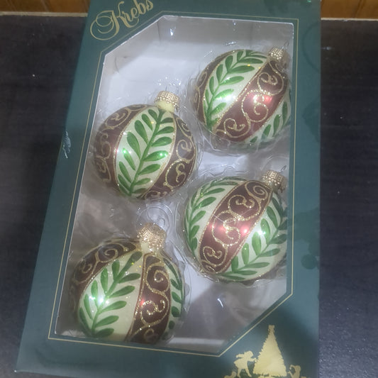 Ornament Chablis Gold Shapes Leaves Scrolls Gold Caps round