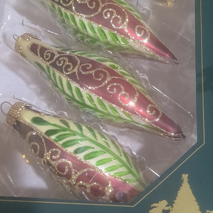 Ornament Chablis Gold Shapes Leaves Scrolls Gold Caps skinny oval