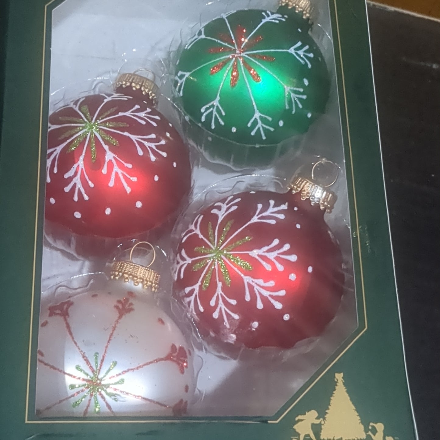 Ornament Silver Pearl/Red/Green Velvet Color 2 5/8" Thin Snowflakes