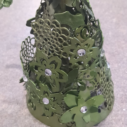 Metal tree ornament