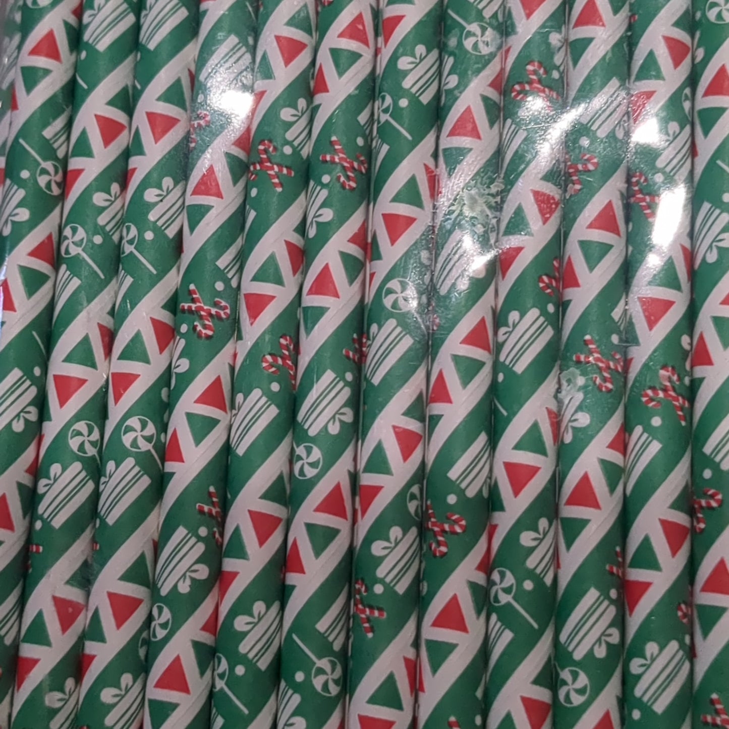 25 green, white and red paper drinking straws with gifts and candy canes