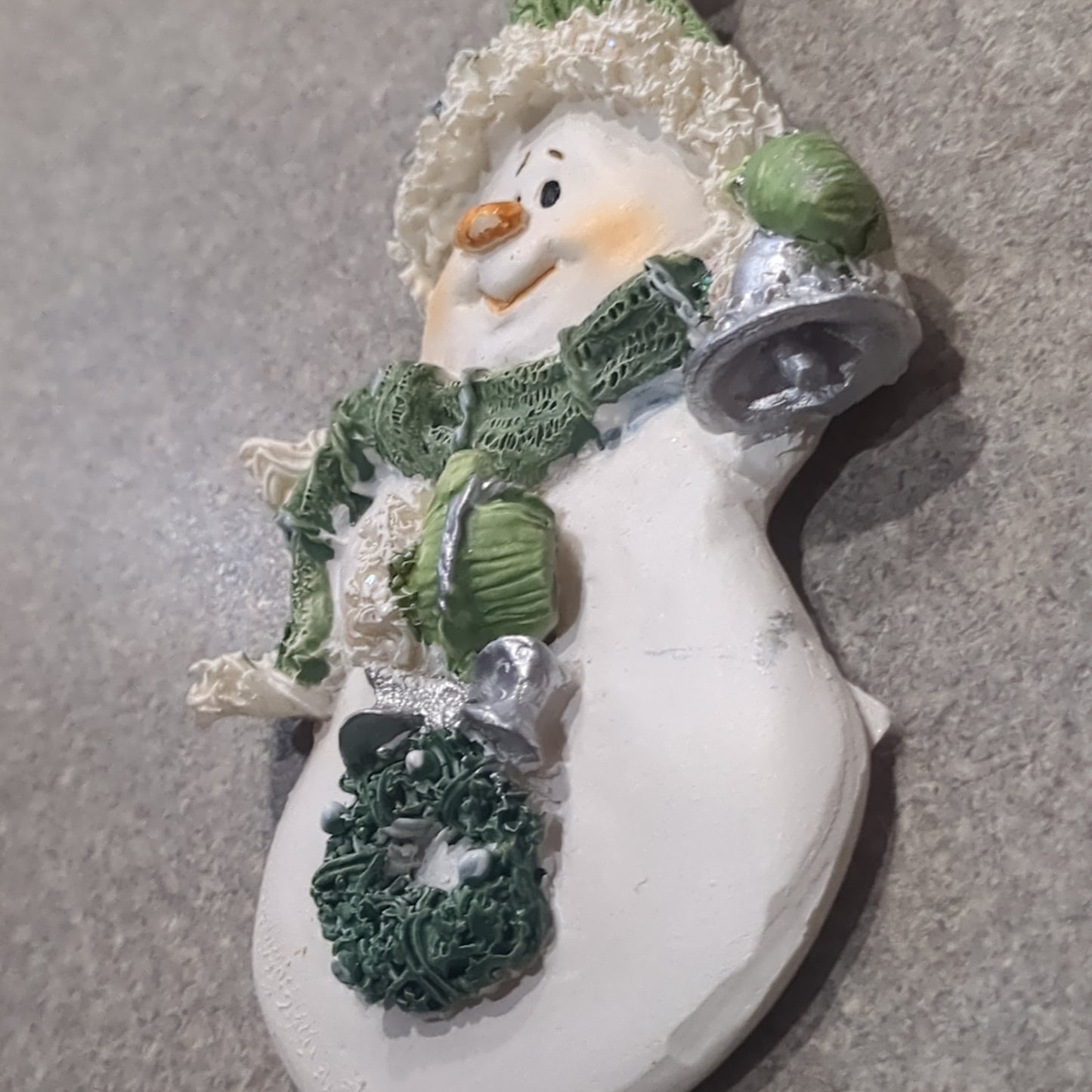 Og4 Polycrylic snowman ornament with bell & wreath