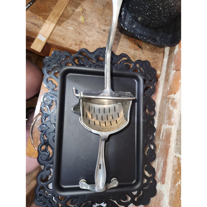 Vintage Large Cast Aluminum Juice Hand Press alu456 Wear-Ever