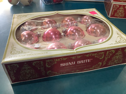 Bo10 box of shiny bright pink ornaments 2 1/4"