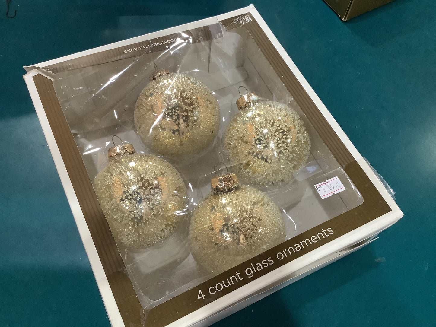 Bo17 box of ornaments last snowfall splendor glass ornaments pierced to be raining distributed by Target company