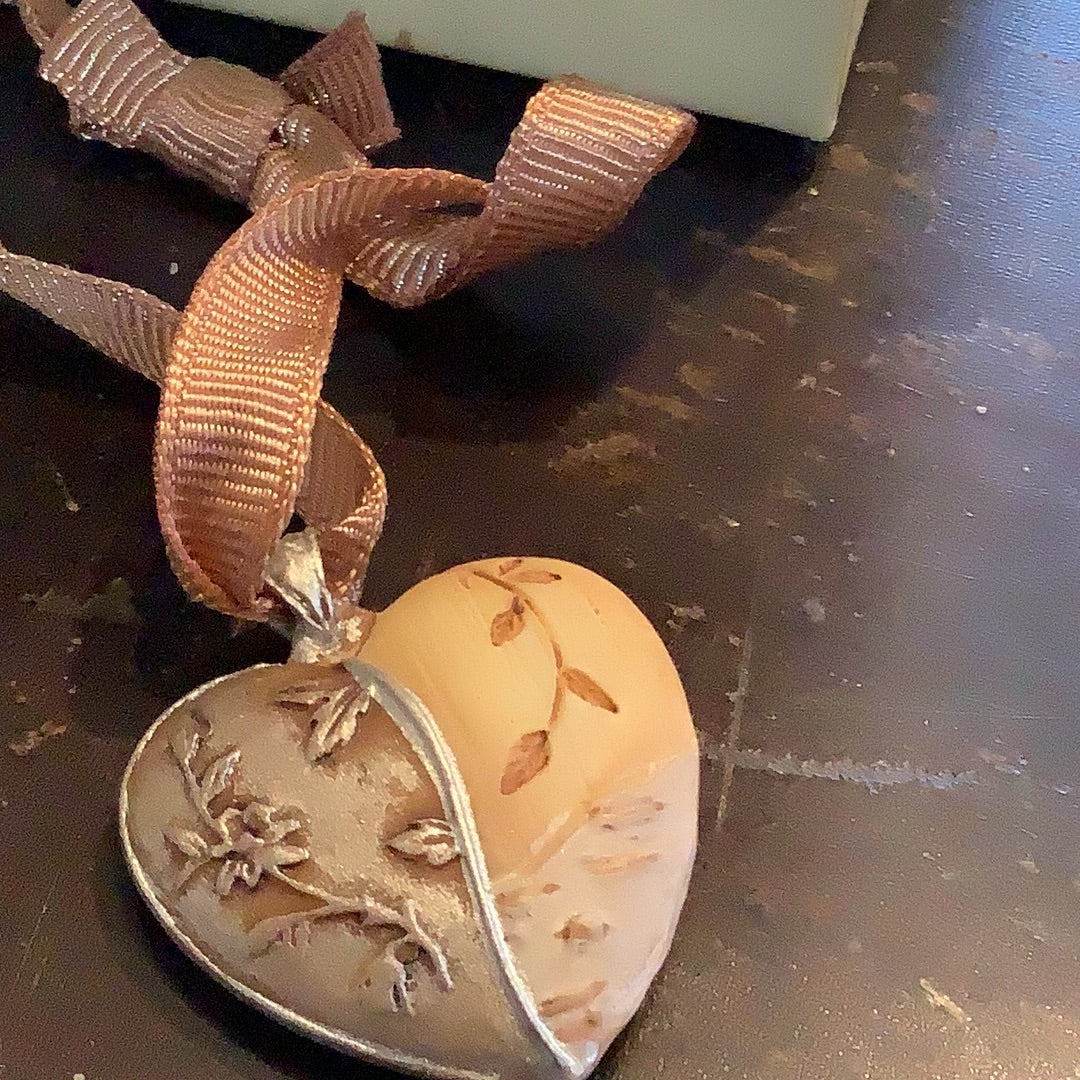 Mothers ornament by Elements