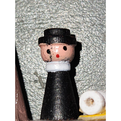 Vintage Tiny Baby Jesus Santa and Priest in a Creche Nativity Taiwan o12