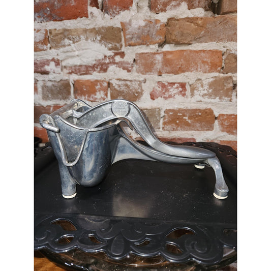Vintage Large Cast Aluminum Juice Hand Press alu456 Wear-Ever