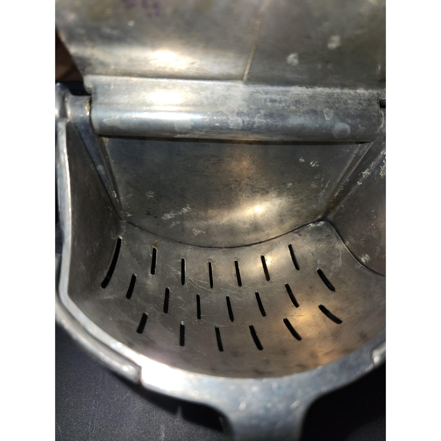 Vintage Large Cast Aluminum Juice Hand Press alu456 Wear-Ever