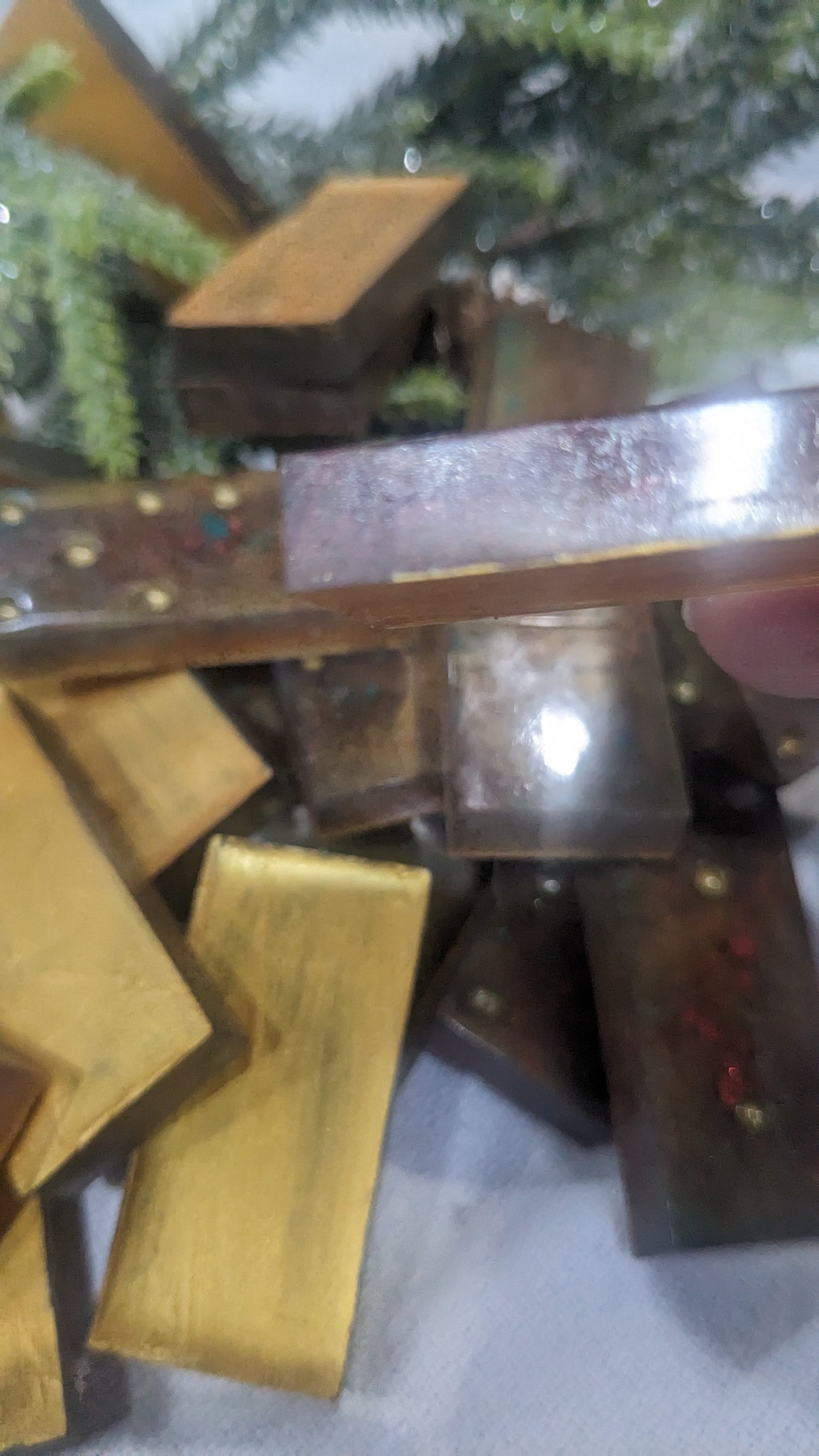 Handcrafted resin Dominoes gold