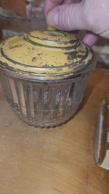 Vintage Kitchen Egg Beater Mixer Hand Mixer Glass Bowl Metal Top kit66