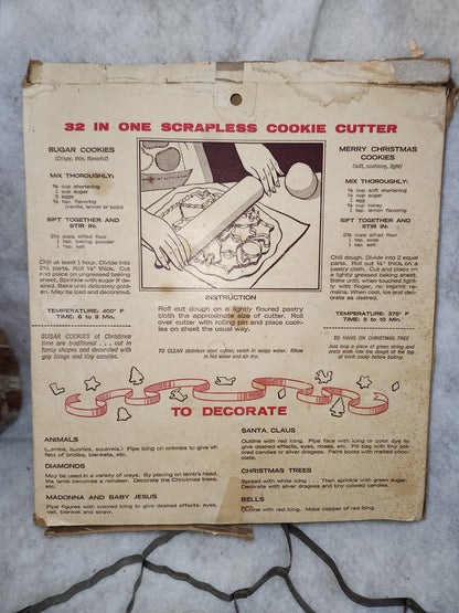 CC21 vintage 32 in 1 scrapless stainless steel cookie cutter
