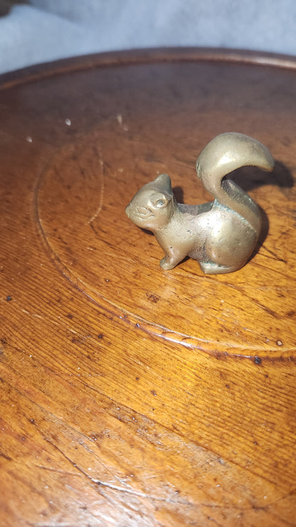 Miniature brass squirrel br90