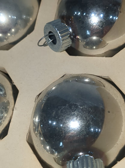 box of Shiny Brite silver ornament 1 1/2" bo5