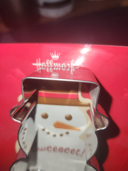 Hallmark Snowman & Heart  Jumbo Cookie Cutter Set NEW ccs7