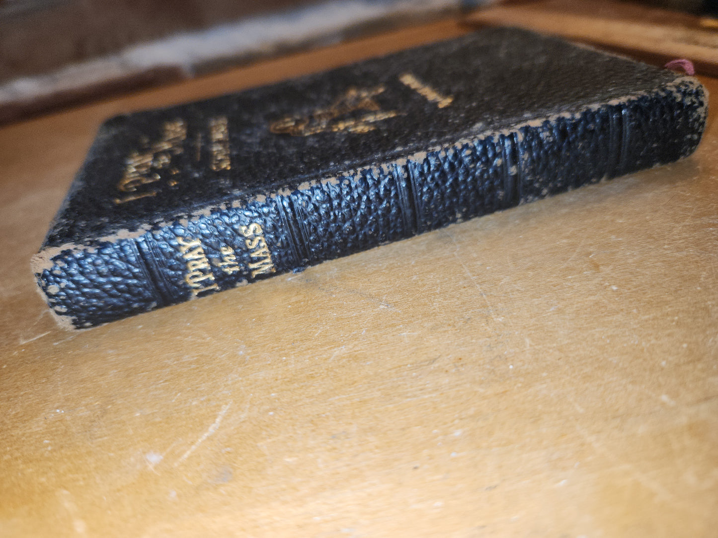 Vintage "I Pray The Mass" Sunday Missal by Father Hoever  1947 vb01