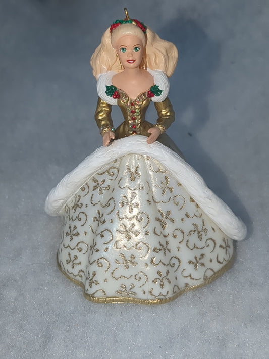 1994 Hallmark Holiday Barbie. 2nd in Holiday Barbies Series. New box and bubble wrap. Hob6
