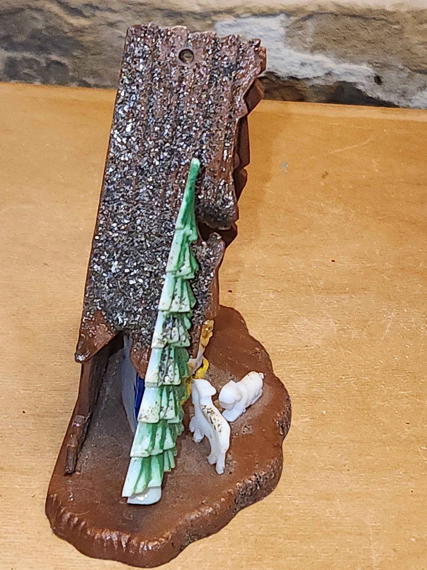 Vintage Plastic Celluloid Triangle Nativity Made in Hong Kong Mica n19